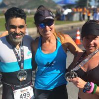 Atleta Cris Perrroni, Jaime Sabate e coach Márcia Ferreira da Equipe Mftriathlon