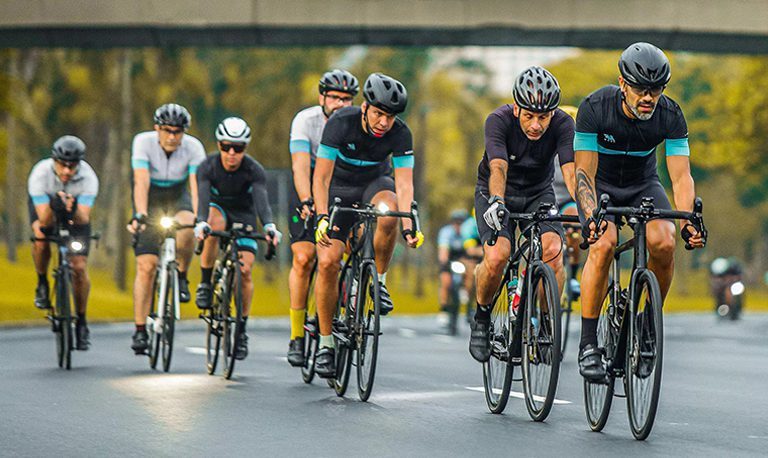 Ciciclistas treinando para o Desafio Tour do Rio 2022
